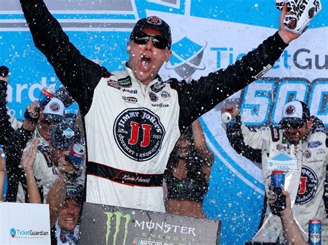 Harvick goes for win No. 10 at Phoenix in final Cup season
